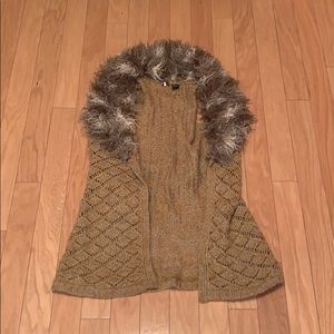 BKE Boutique Sleeveless Cardigan